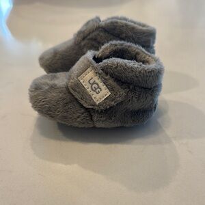 ⭐️ Like new ⭐️ UGG Gray Baby Booties